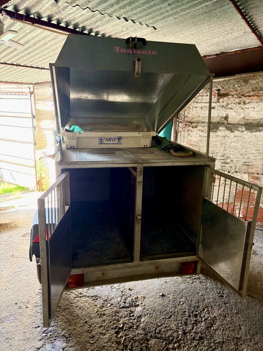 Atrelado Toniauto caça com bagageira