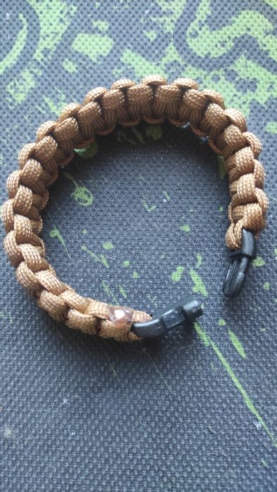 Браслет із паракорду