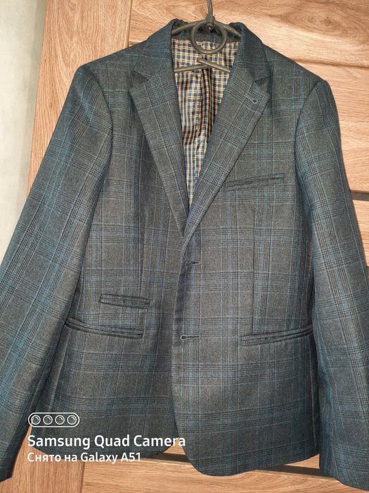 Продам школьный костюм Vells