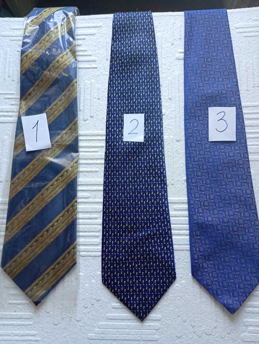 11 краваток шовкових чорного, чорно-синього, синього кольорів