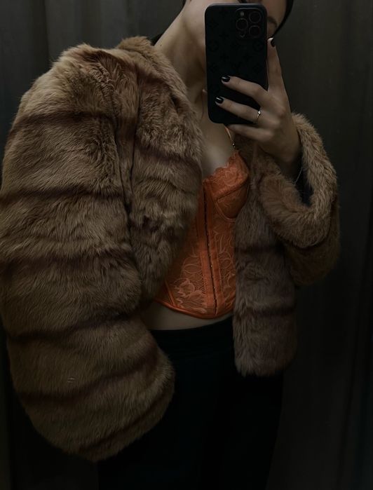 Стильна шуба з натурального кролика