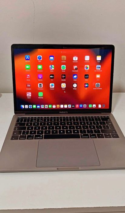 MacBook Pro 2017437518105565603840