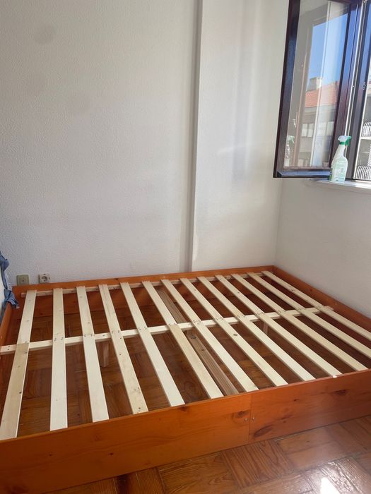 Cama Casal de Madeira Maçiça (Leroy Merlin)