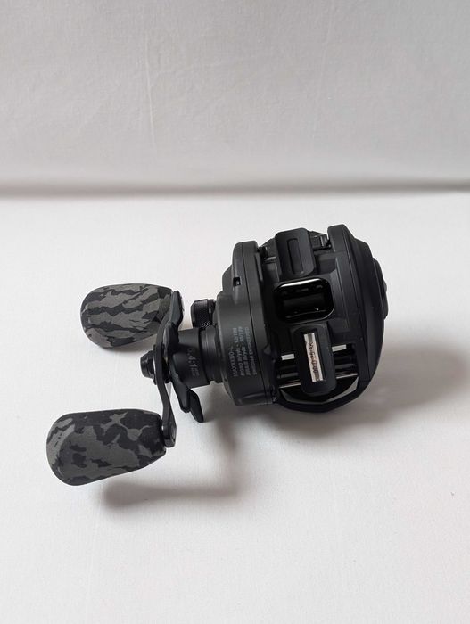 Carreto Abu Garcia Max4 X-L Black Ops (Mão Esquerda) - Não usado