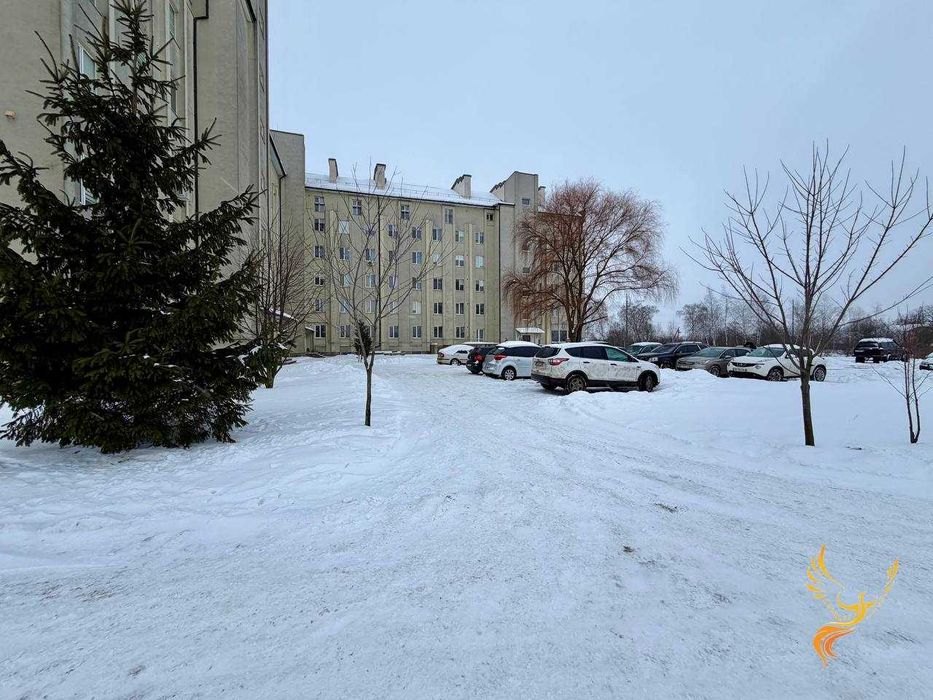 Постанови! Велика квартира з ремонтом в приміській зоні!