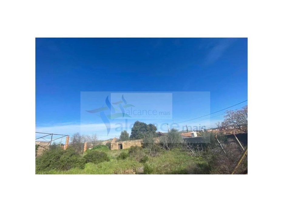 Terreno Murado com 1074 m² - Excelente Oportunidade - Moreanes / Sa... — Alcaria Ruiva, Beja