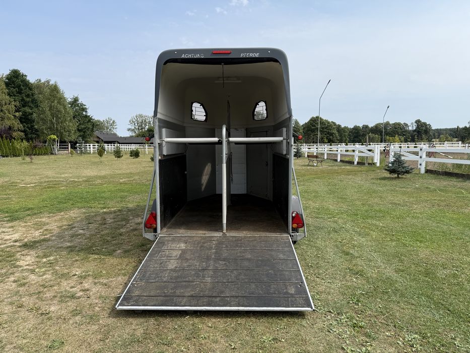 Przyczepa konna Cheval Liberte Gold Pullman Aluminium do przewozu koni.