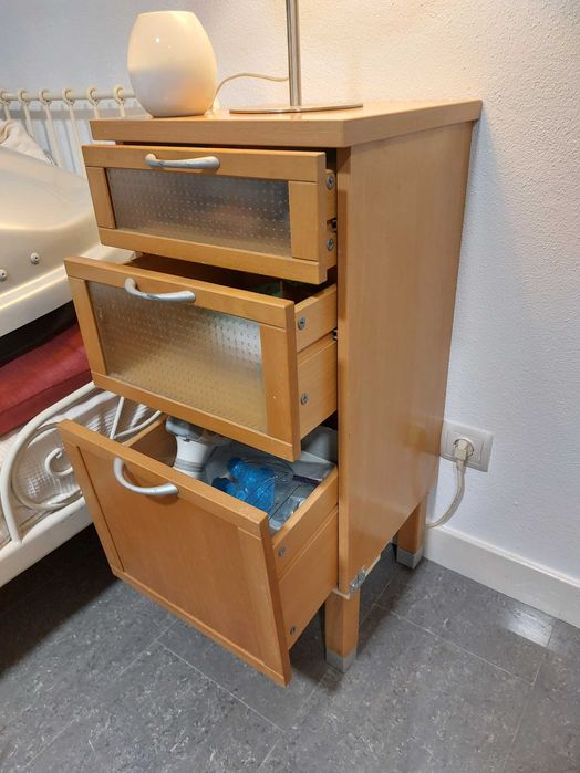 Movel com gavetas para casa de banho