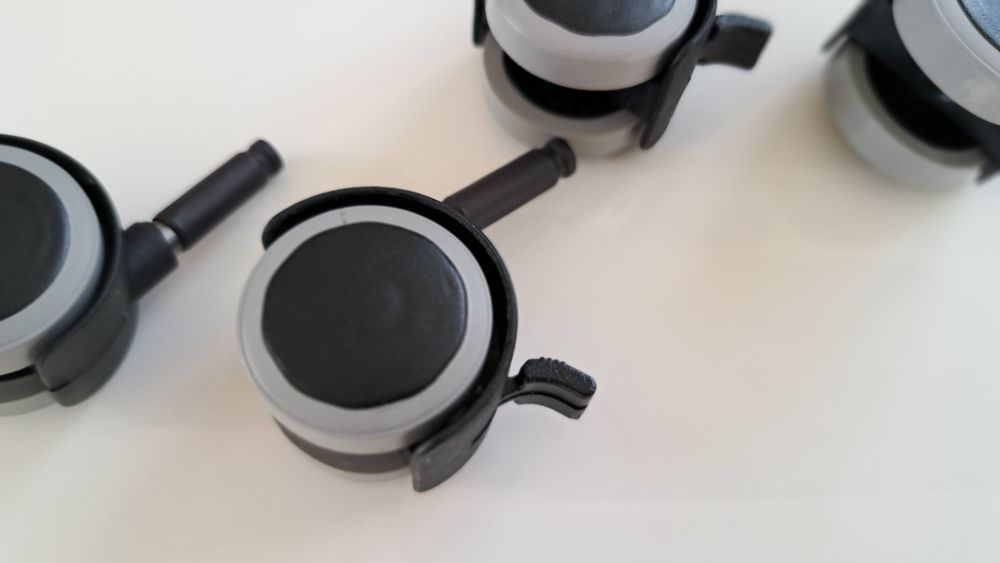 Kółka kółeczka Chicco Babyhug do bujaczka jeździk baby hug bez hamulca