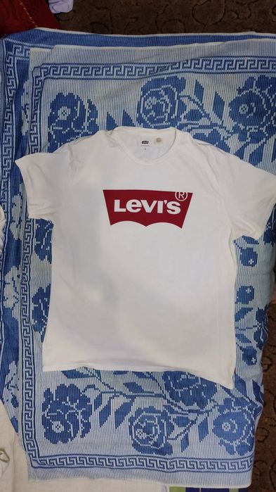 Футболка "Levis"