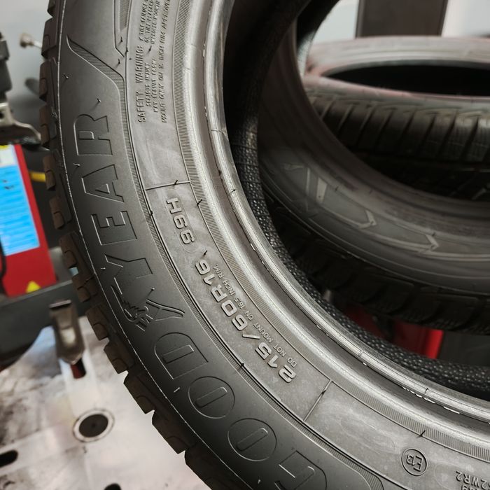 215/60/16 XL Sprzedam komplet opon zimowych Goodyear