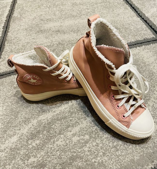 Converse ze skóry
