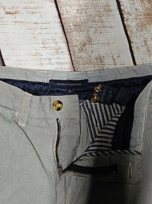 Spodenki w paski Tommy Hilfiger