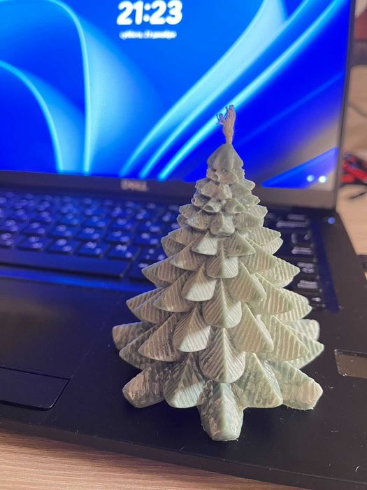 Свічка ручної роботи: затишок та аромат зимового вечора