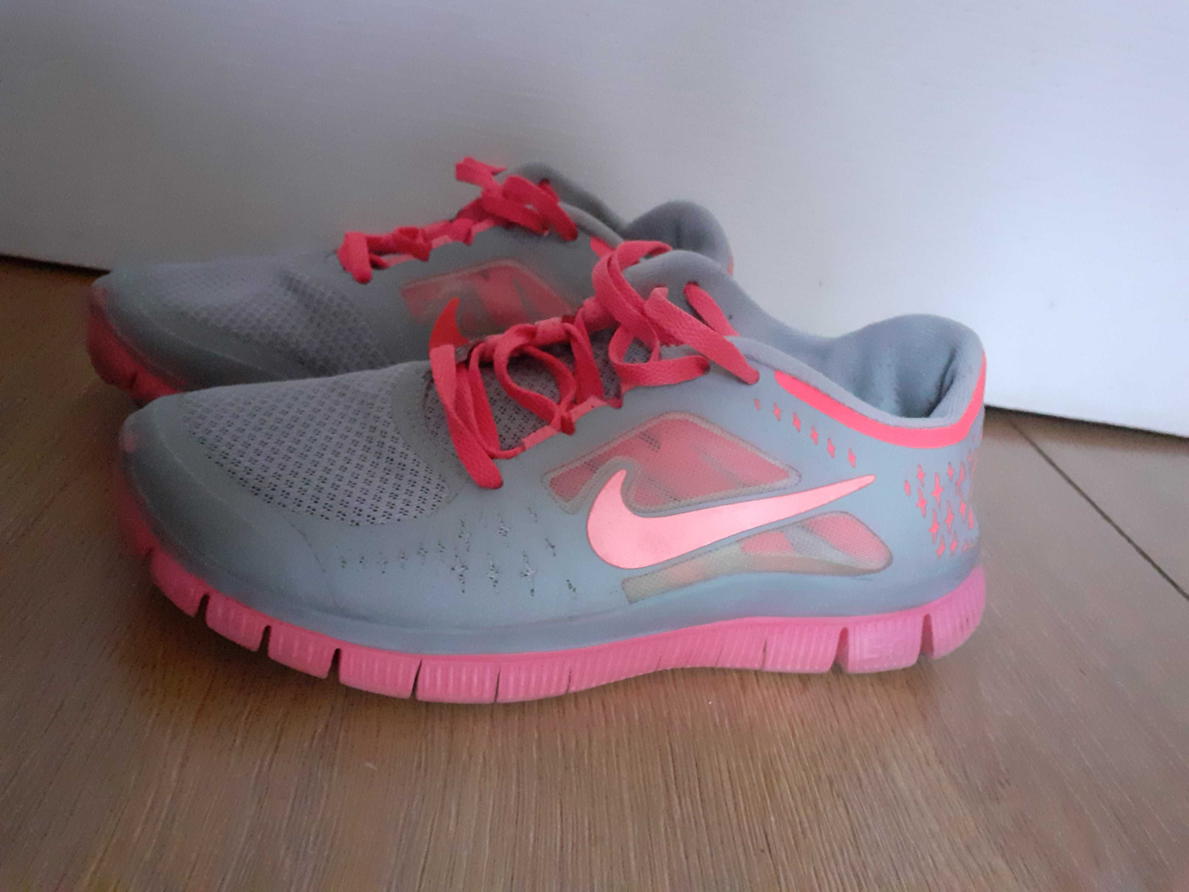 Do nike clearance free run small