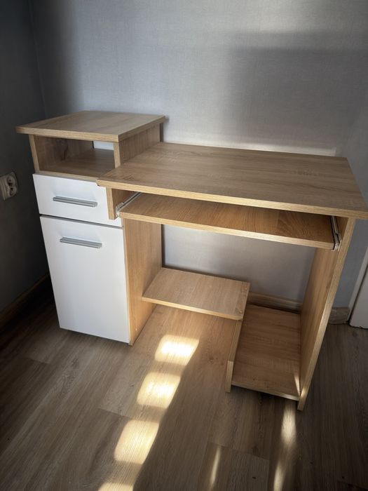 Biurko komputerowe, dąb sonoma + białe fronty, z nadstawką i szufladą