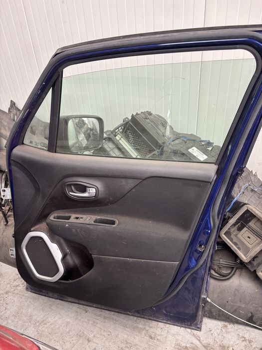 jeep renegade  silnik 1.6b  drzwi zderzak lampa felga alufelga klapa