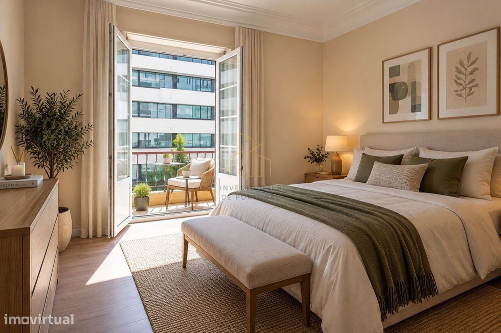 Apartamento T4 Remodelado em Campolide