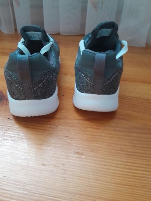 Кросівки - 38 розмір