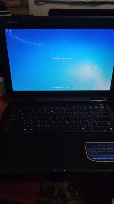 Ноутбук асус    робочий