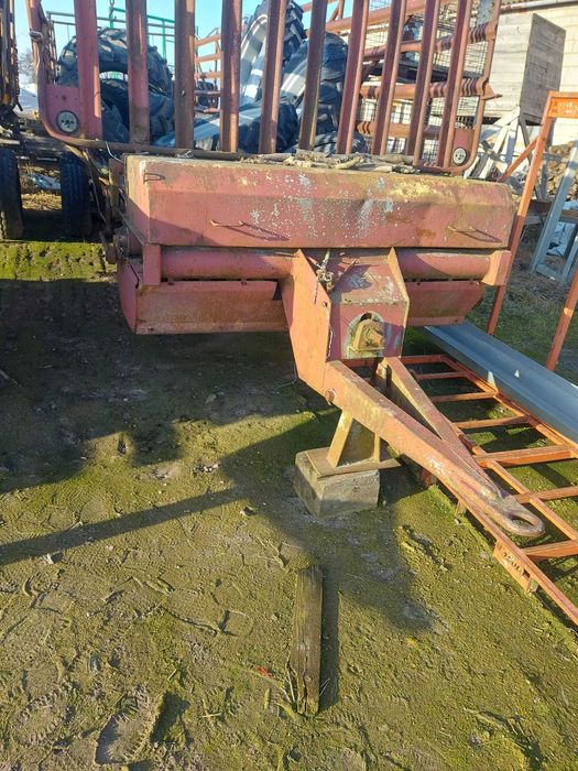 Przuczepa dwu osiowa do balotów