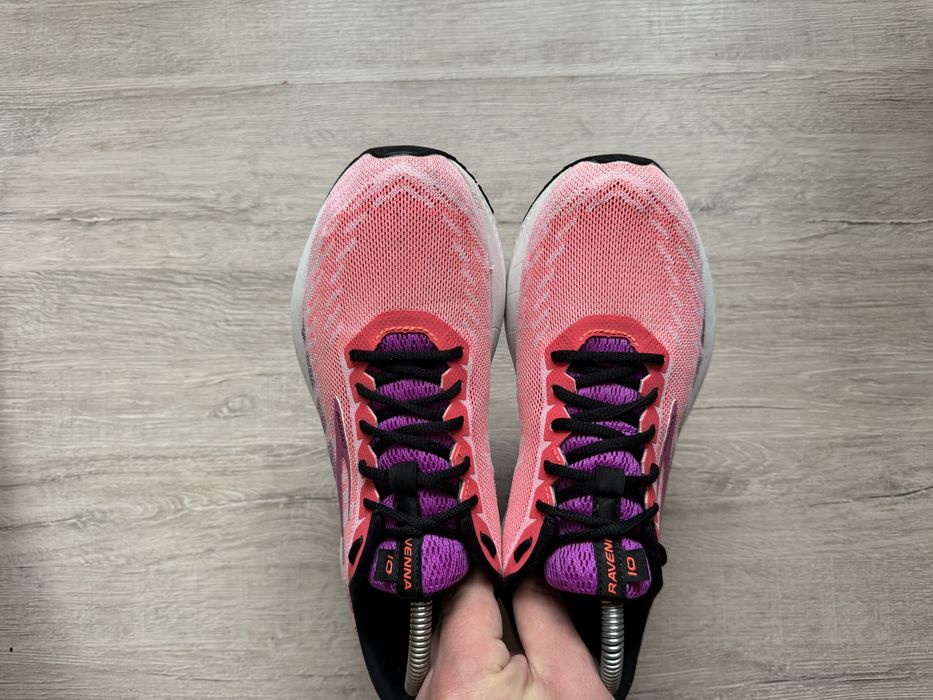 Жіночі кросівки brooks hoka asics kayano nimbus 40 розмір