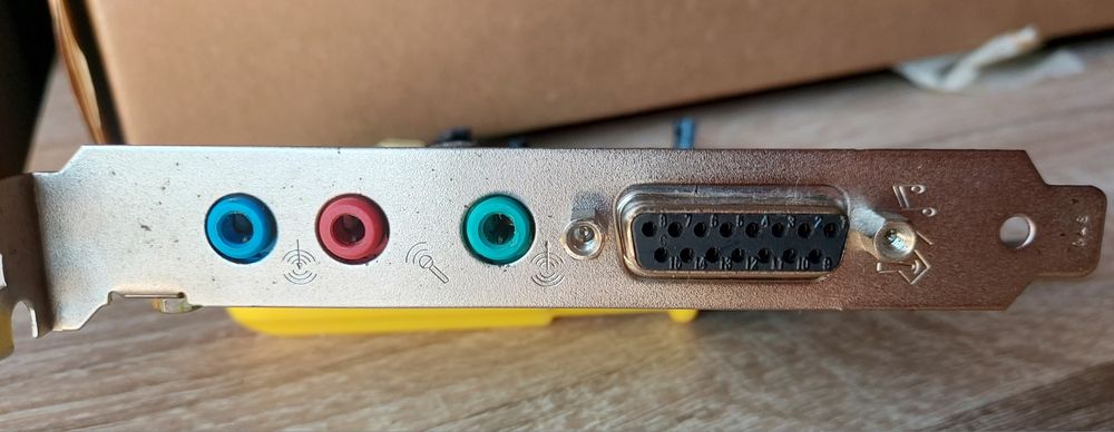 Placa de áudio PCI Creative Labs CT4810 com porta Midi