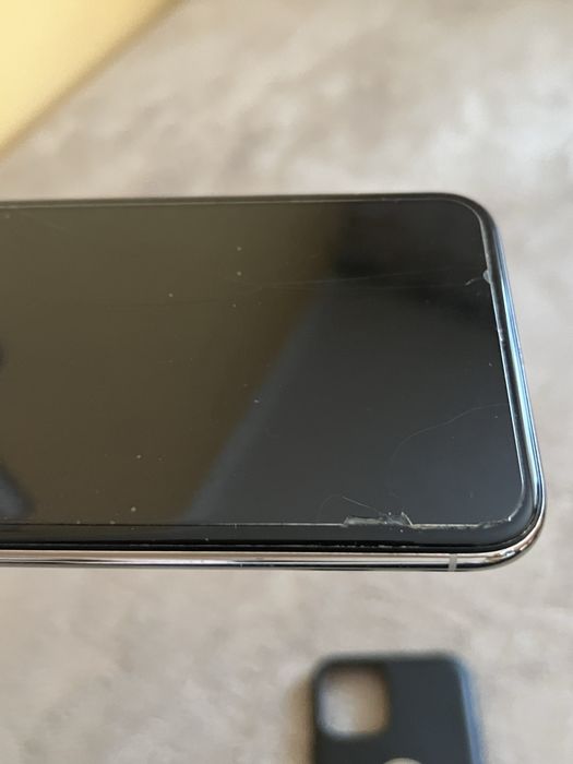 Iphone X 64 TB telefon i etui