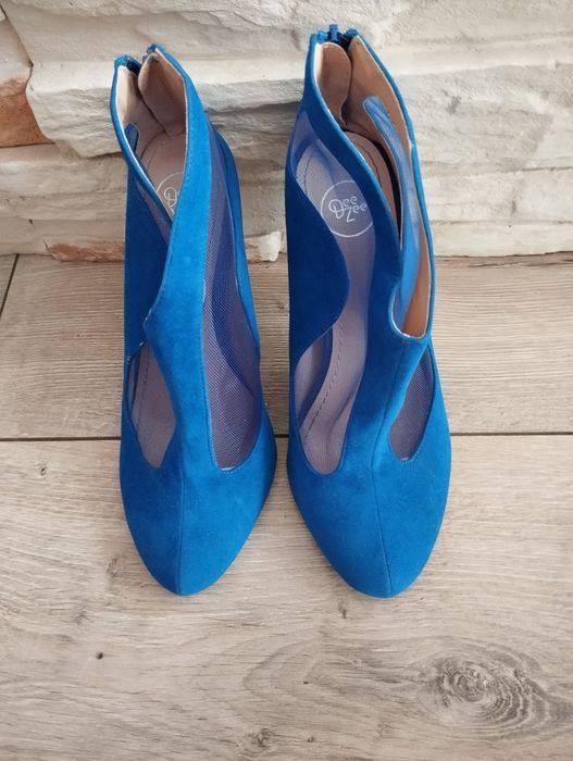 Piękne zamszowe wysokie szpilki botki z siateczką na lato chabrowe 38