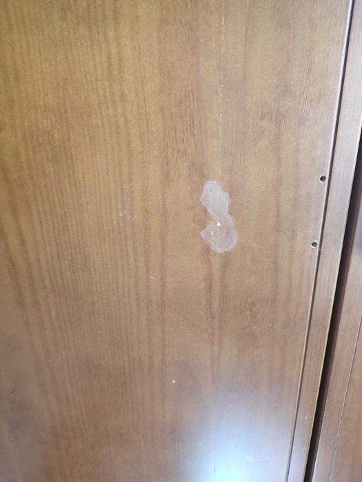 Roupeiro Duas portas com gavetas usado para desocupar