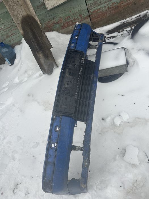 Передній бампер е34