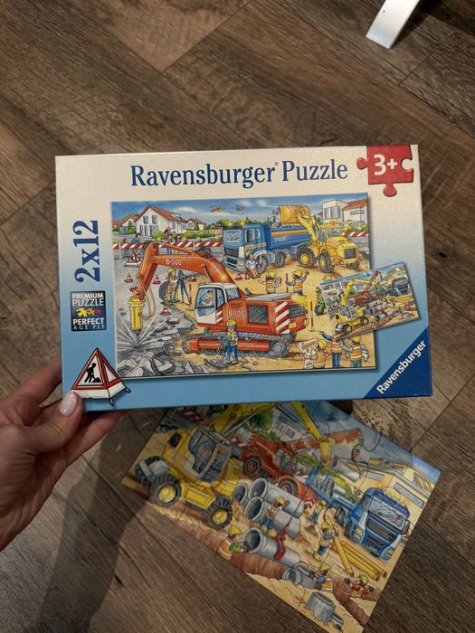 Продам 2 набори пазлів