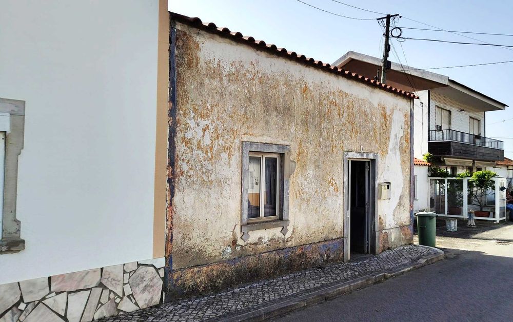 Moradia para restauro na Lourinhã