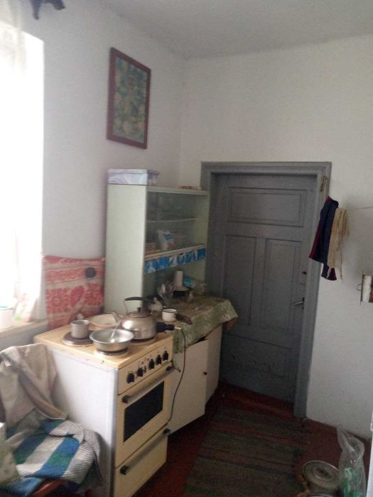 Будинок з земельною ділянкою