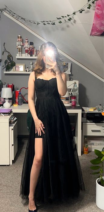 Długa, tiulowa czarna sukienka 36/38