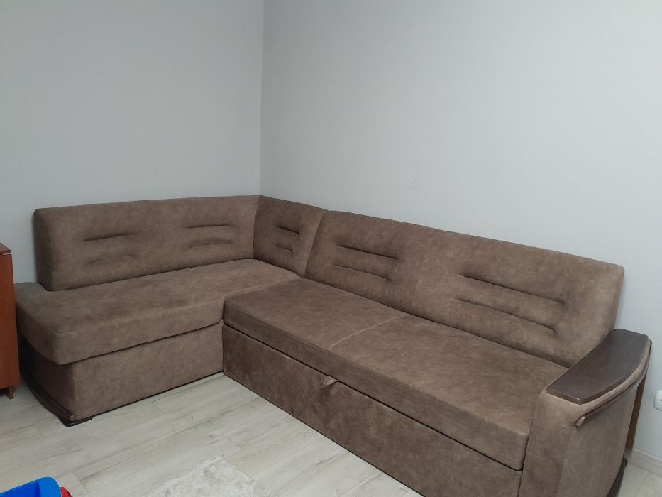 Продам диван для вітальні