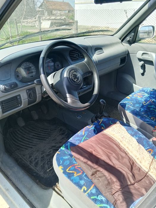 Гарний пікап на ходу