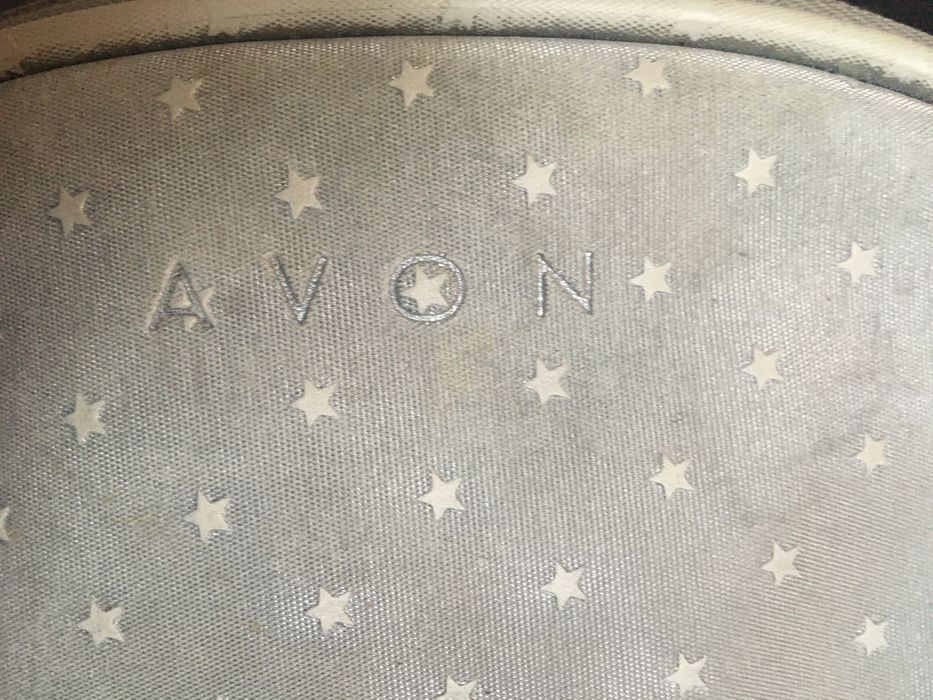 mała kosmetyczka Avon do torebki srebrna