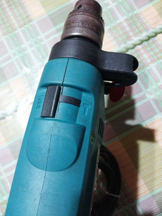электро дрель makita HP 1620 ударная