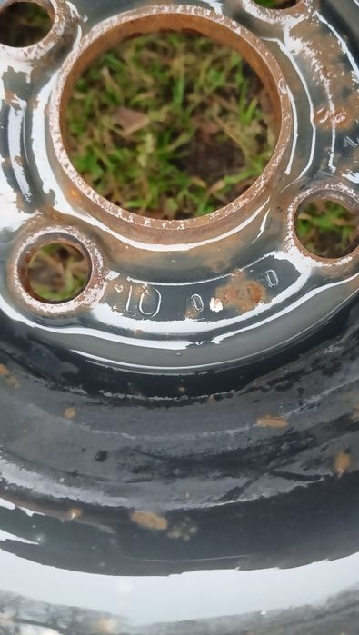 Koło samochodowe opona zimowe