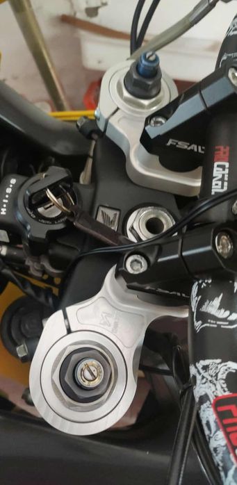 CBR 900 (929),-2001.