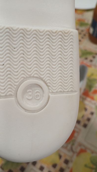 Sapatos de pele novos numero 36