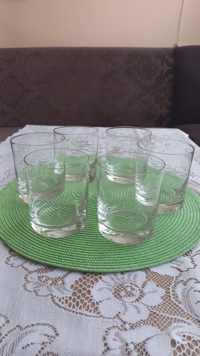 Oddam szklanki do drinków za gorzką 85% kakao czekoladę