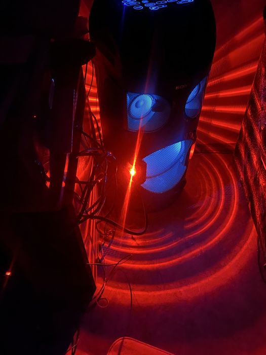 Sony  mhc v72 d продаю мощный музыкальный центр