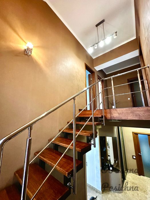 Продам дом с бассейном и сауной , Новоалександровка , Кристальный