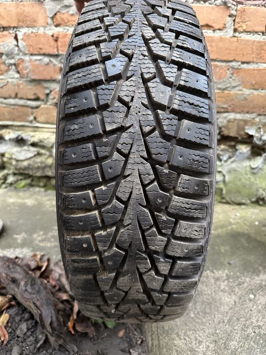 Шини Maxxis ArcticTrekker NP3 195/65 R15 95T  з диском і компаком