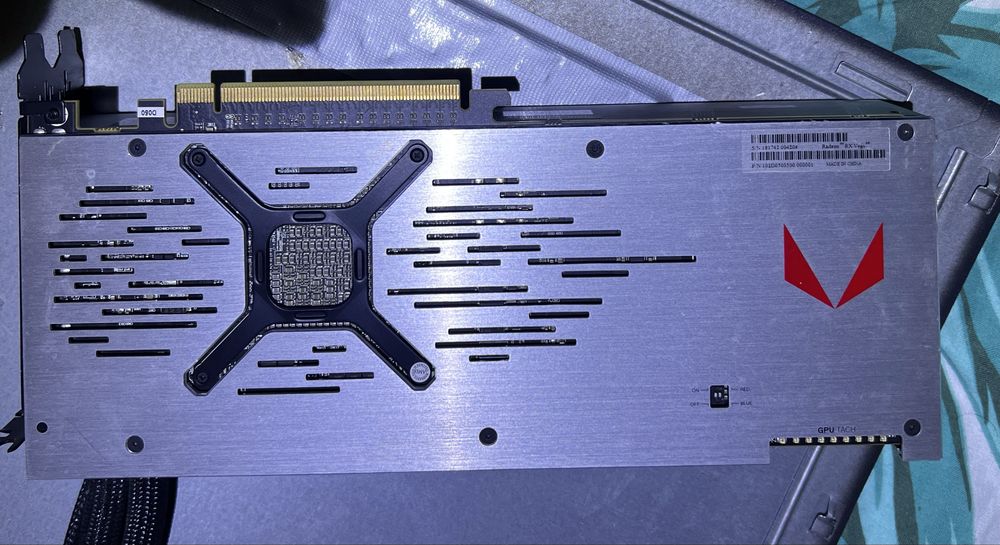 Radeon RX Vega 64 Liquid