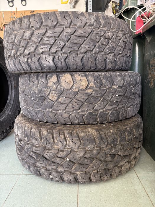 Pneus cooper 285 70 17