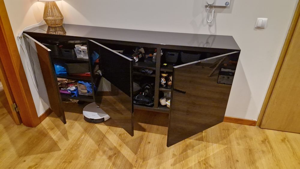 Aparador Besta IKEA