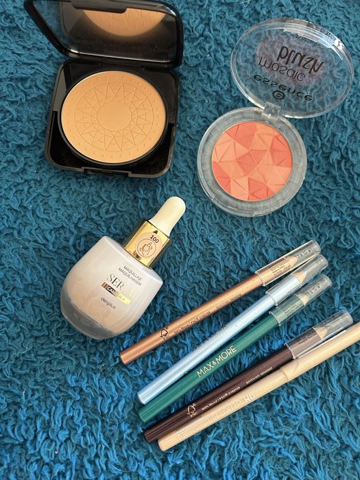 Pinceis, maquilhagem e skincare